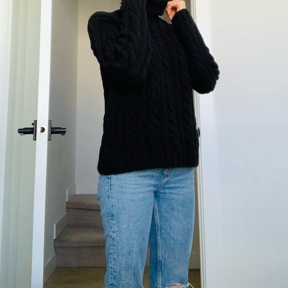 Black 100% Wool black Sweater - Picture 4 of 4